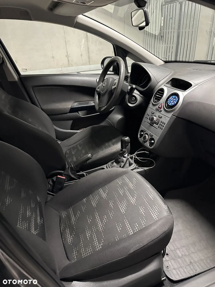 Opel Corsa 1.2 16V Cosmo - 11