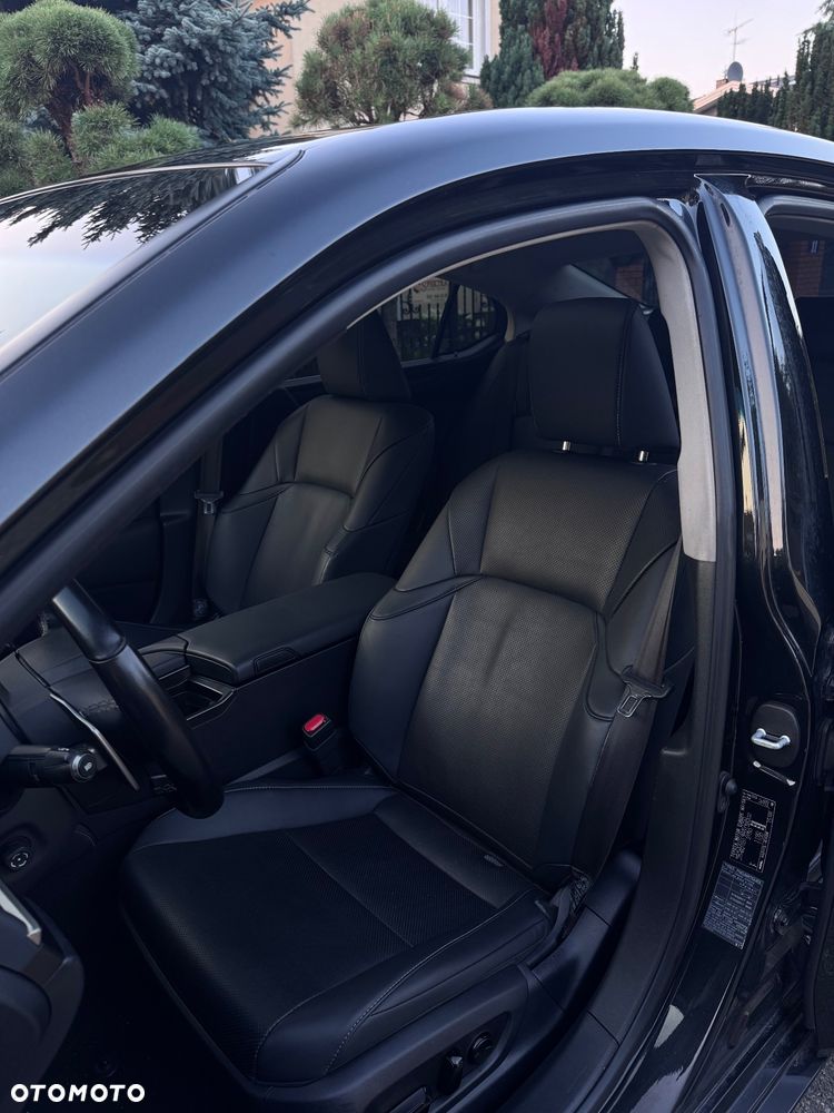 Lexus ES 300h Business Edition - 18