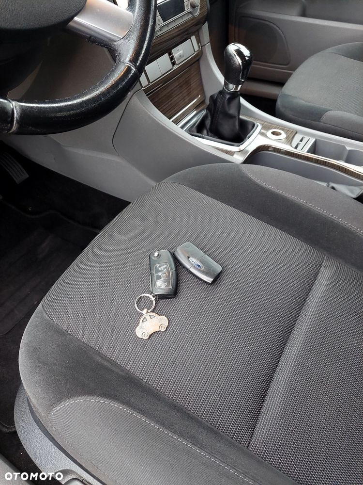 Ford Focus 1.6 Ghia - 14