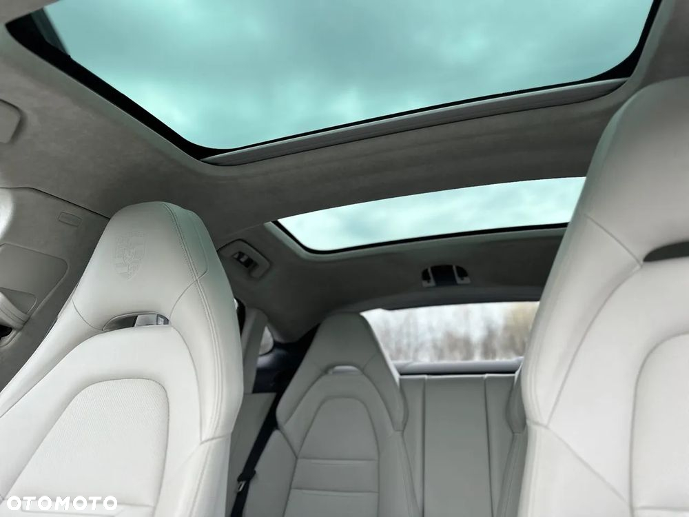 Porsche Panamera 4 E-Hybrid Platinum Edition - 9