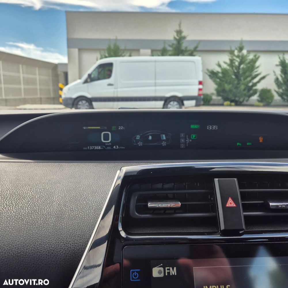 Toyota Prius Plug-in Hybrid Executive - 13
