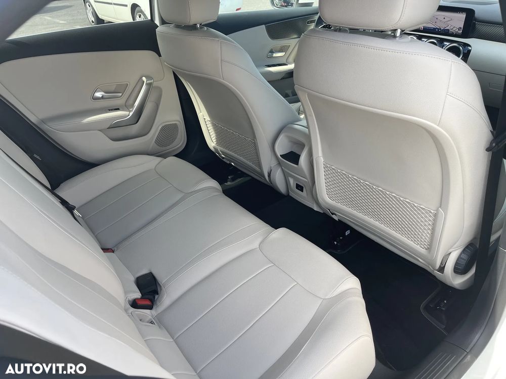 Mercedes-Benz A 180 7G-DCT - 31