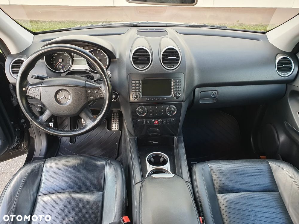 Mercedes-Benz ML 63 AMG 4-Matic - 12