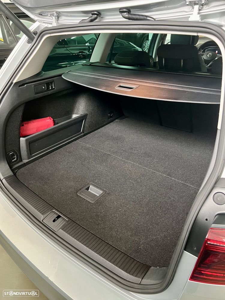 VW Passat Variant - 7