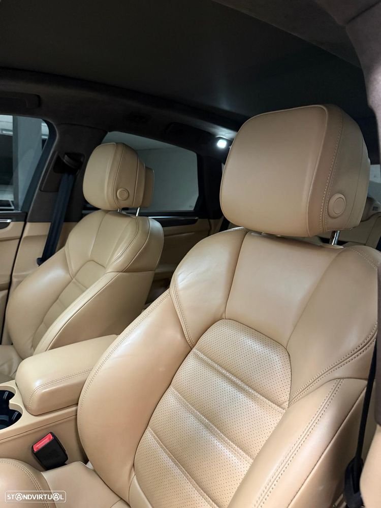 Porsche Macan Turbo - 17