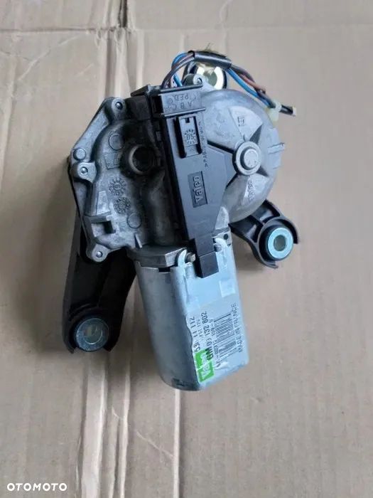 Silniczek wycieraczki tylnej klapy opel meriva A - 2
