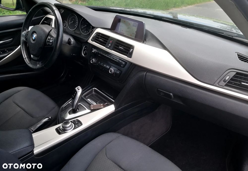 BMW Seria 3 318d DPF - 15