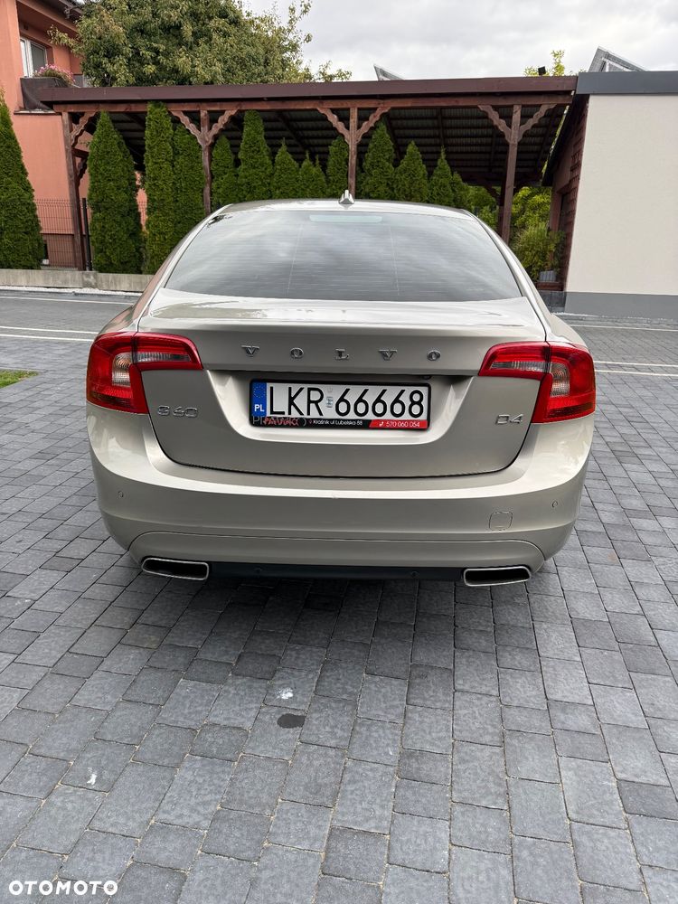 Volvo S60 D4 Drive-E Momentum - 10