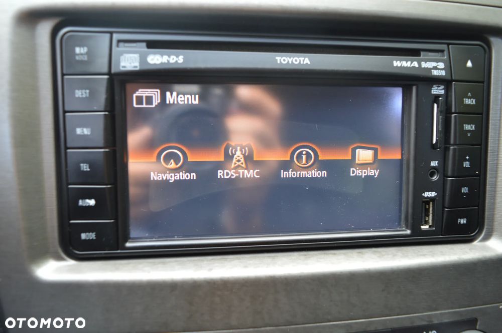 Toyota Avensis 1.8 Sol plus NAVI - 25