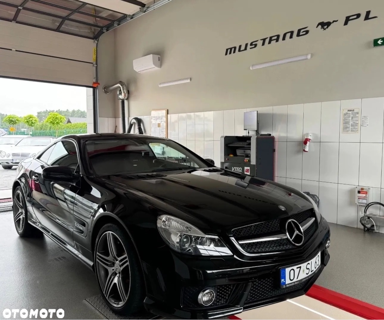 Mercedes-Benz CL 63 AMG 7G-TRONIC - 32