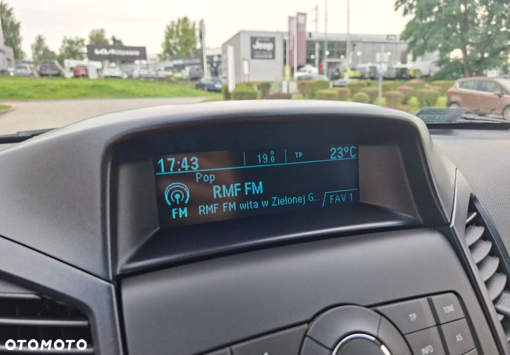 Chevrolet Orlando - 35