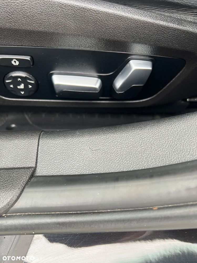 BMW Seria 3 320d M Sport Shadow - 21
