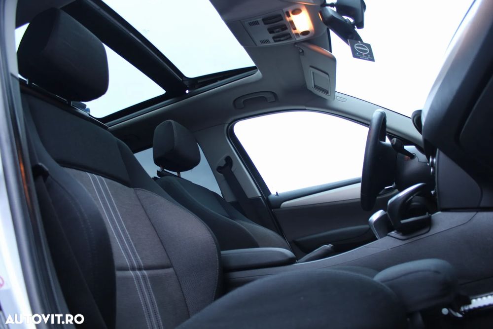 BMW X1 sDrive20d - 11