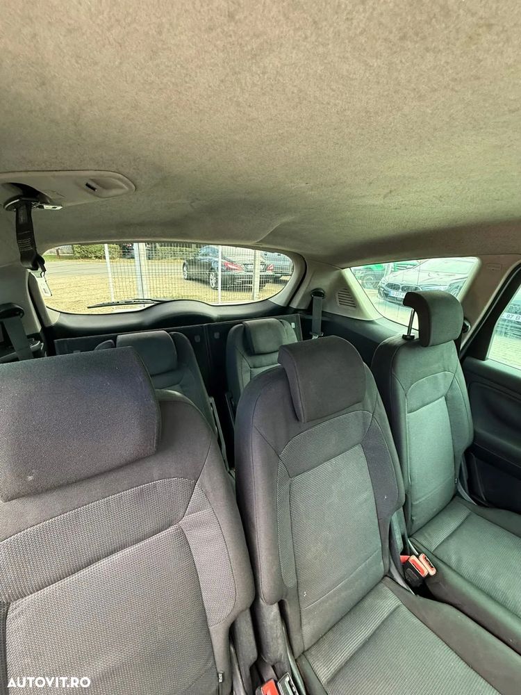 Ford S-Max - 8