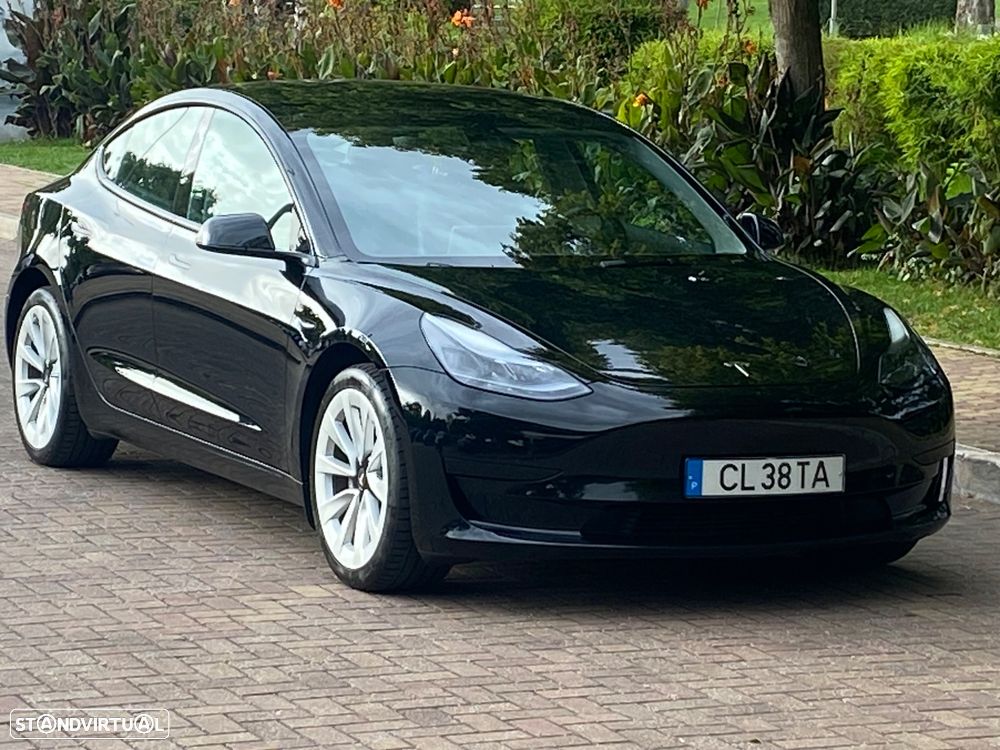 Tesla Model 3 - 3