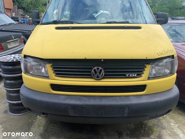 VW T4  ZDERZAK PRZEDNI