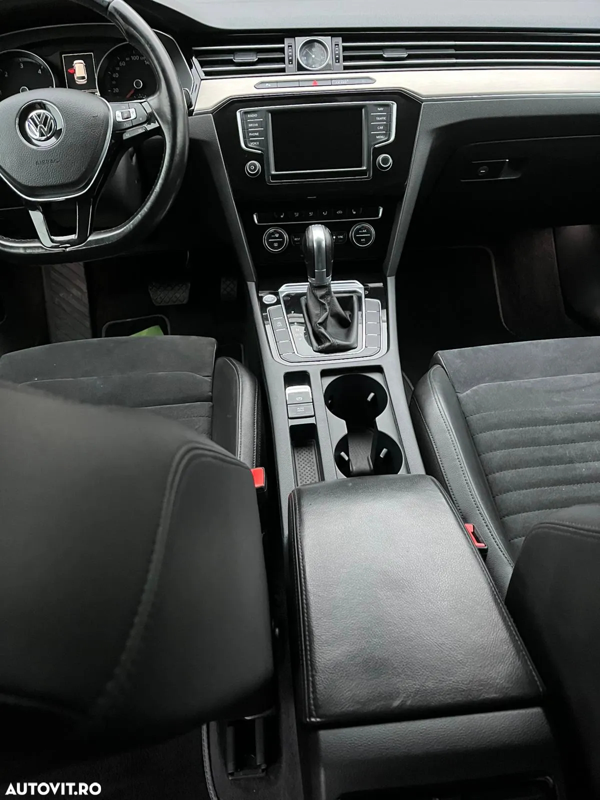 Volkswagen Passat 2.0 TDI (BlueMotion Technology) DSG Highline - 6