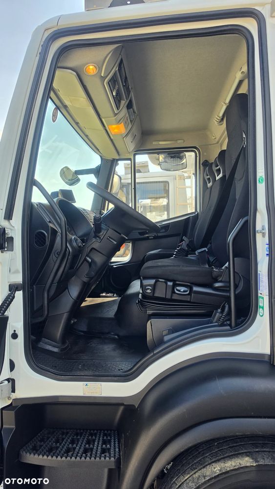 Iveco Eurocargo 160e25  Chłodnia 18epal  Winda  carrier1150 supra - 23