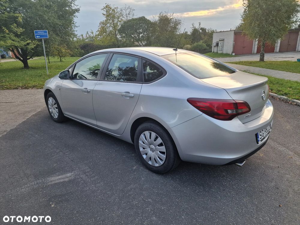 Opel Astra IV 1.4 T Active EU6 - 6