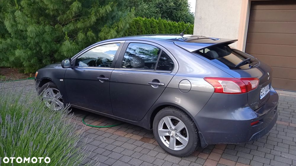 Mitsubishi Lancer - 8