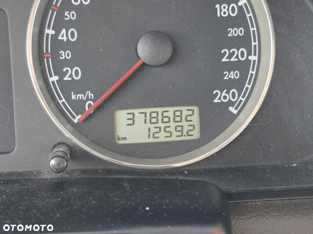 Volkswagen Passat - 6