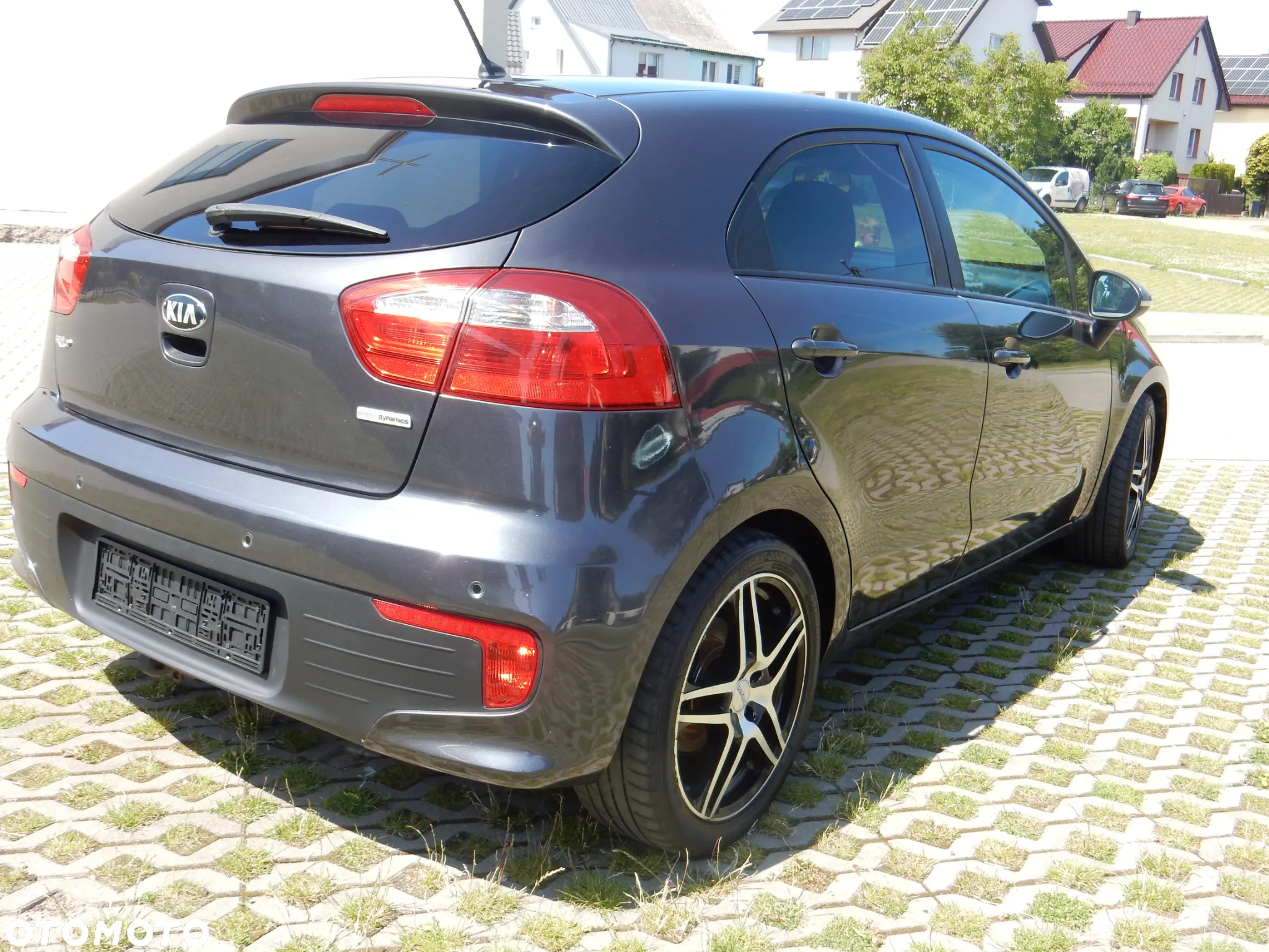 Kia Rio - 5