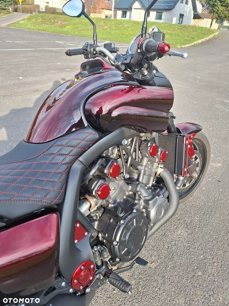 Yamaha V-MAX - 8