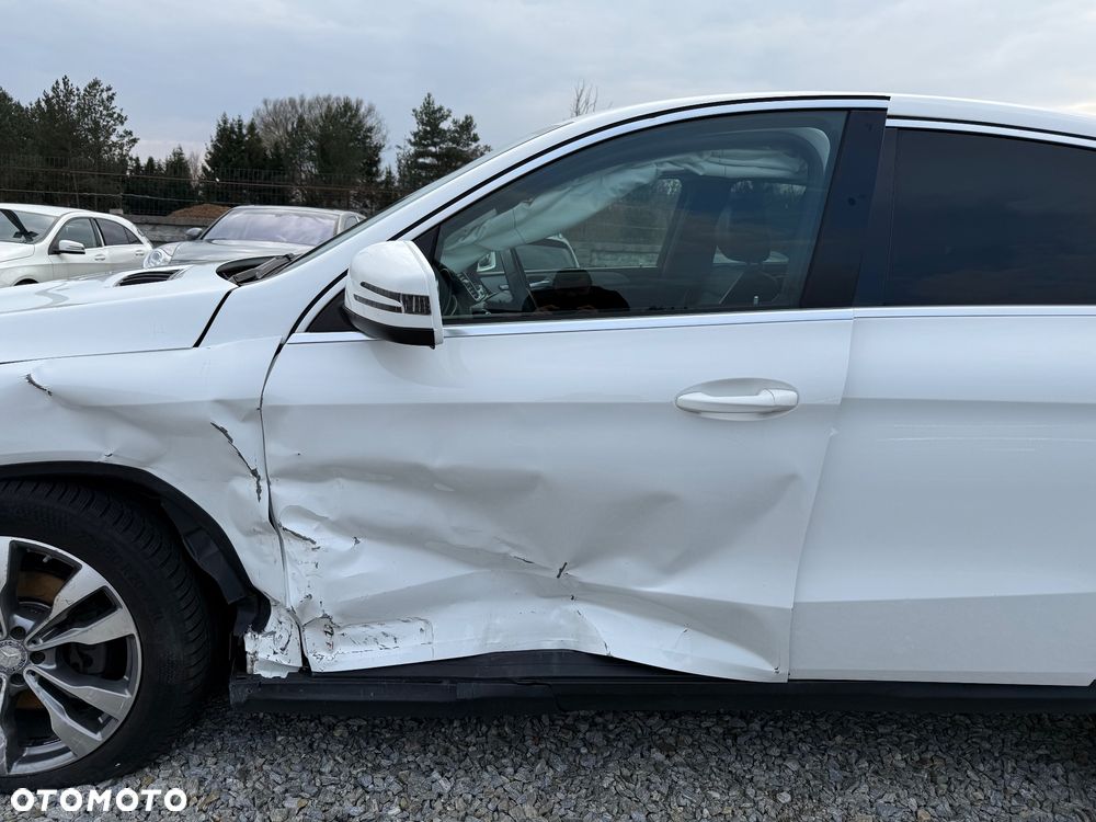 Mercedes-Benz GLE 350 d 4Matic 9G-TRONIC AMG Line - 37