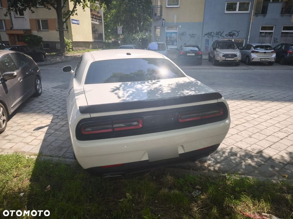 Dodge Challenger - 5