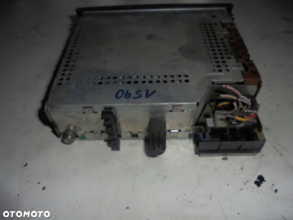 RADIO RENAULT 8200057681-C - 2