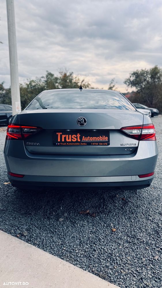 Skoda Superb 2.0 TDI 4x4 DSG Premium Edition - 4