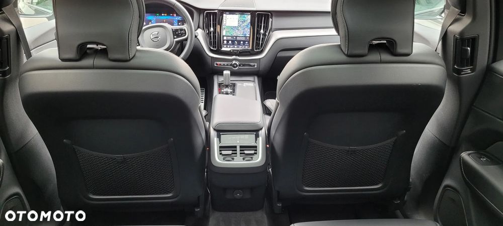 Volvo XC 60 B4 D R-Design - 14