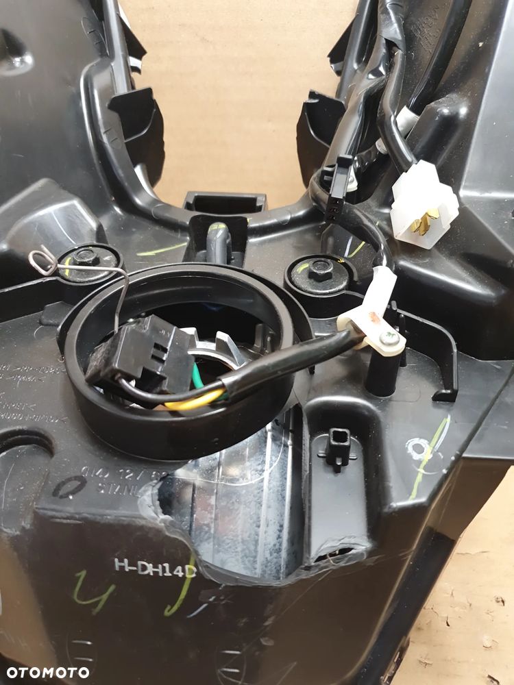 Yamaha Tricity 125 reflektor lampa przód przednia uszkodzona - 10