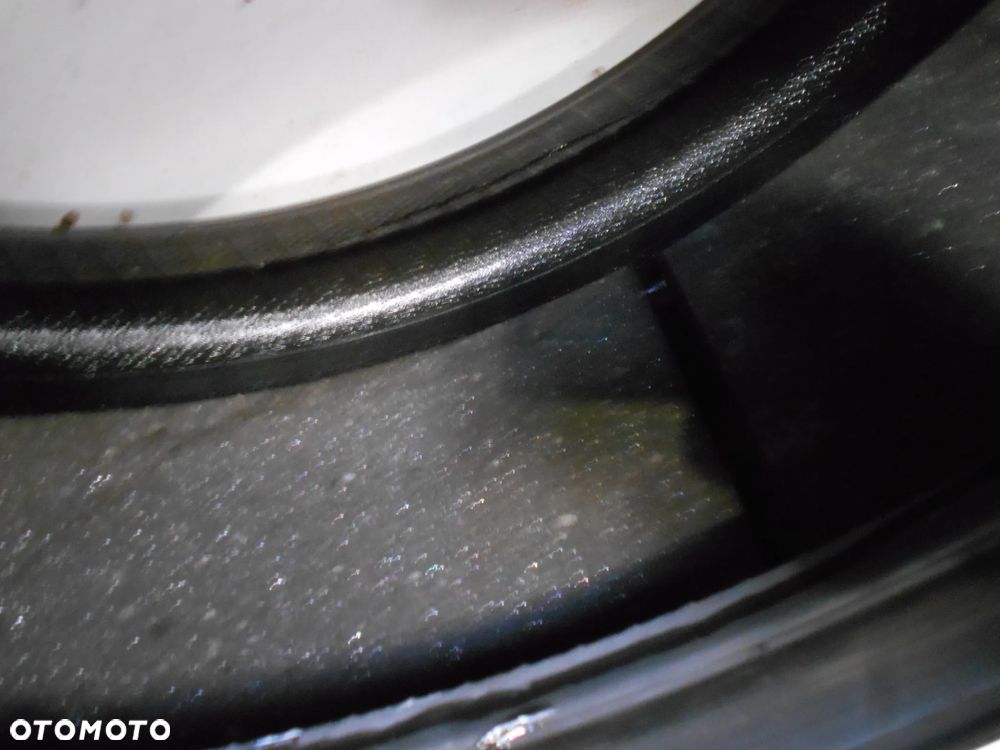 OPONY  255/40R21 PIRELLI P ZERO VOL DOT 0823 /  3821 7.1MM - 5