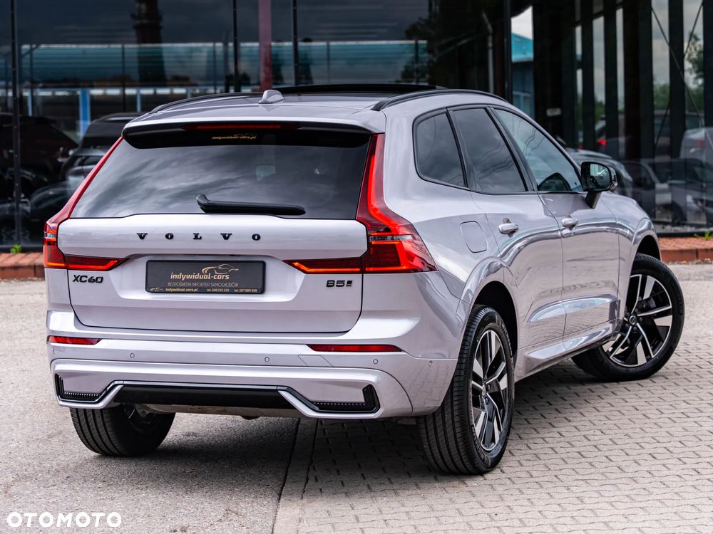 Volvo XC 60 B5 B AWD Plus Dark - 3