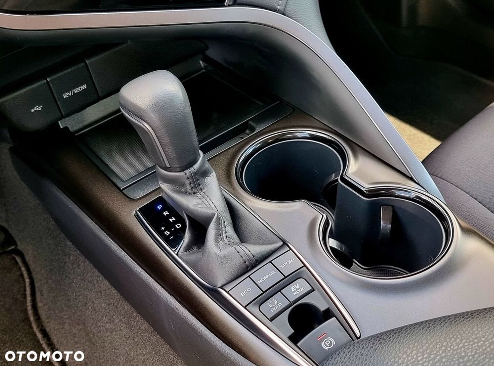 Toyota Camry 2.5 Hybrid Comfort CVT - 10