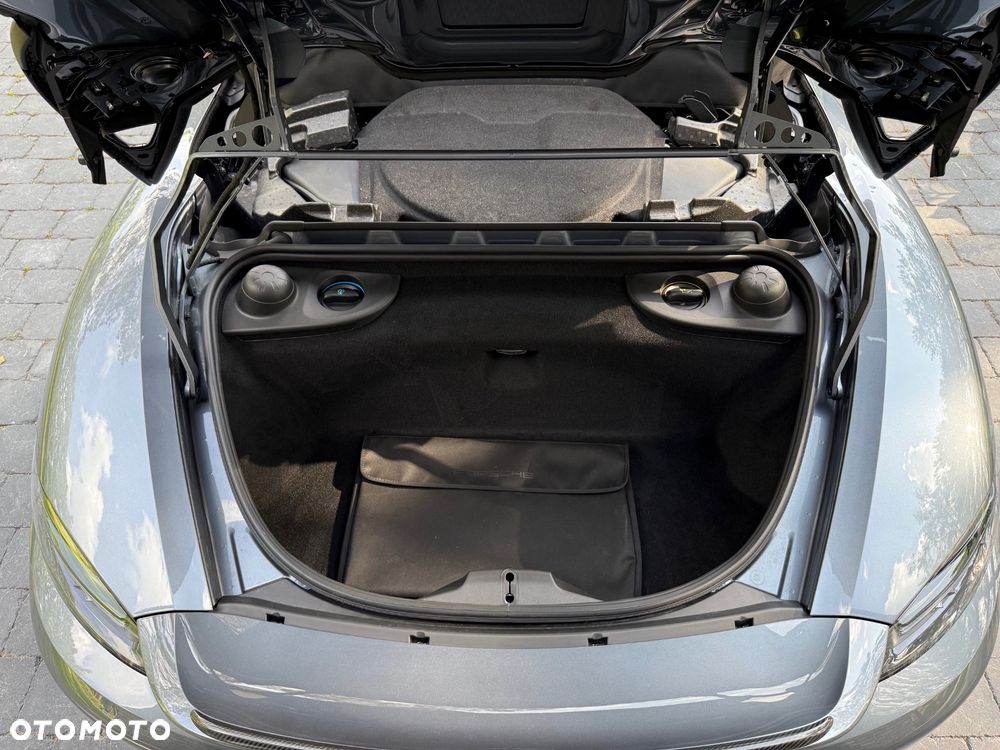 Porsche 718 Spyder - 32