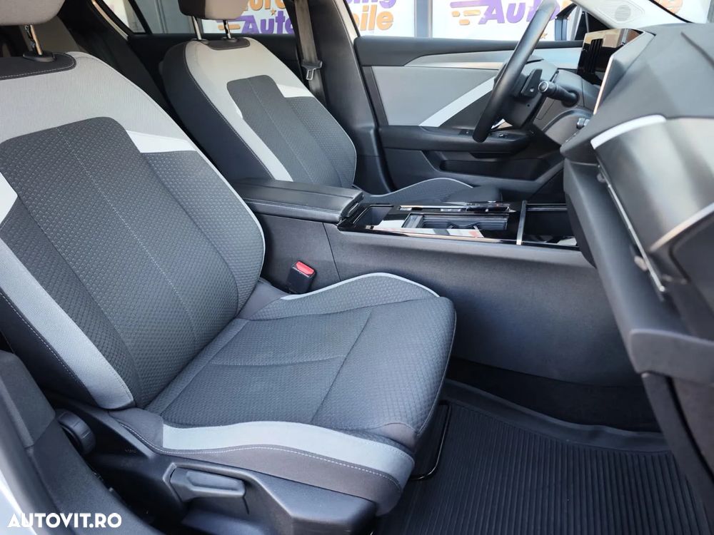 Opel Astra 1.2L Turbo Start/Stop AT8 Business Edition - 18