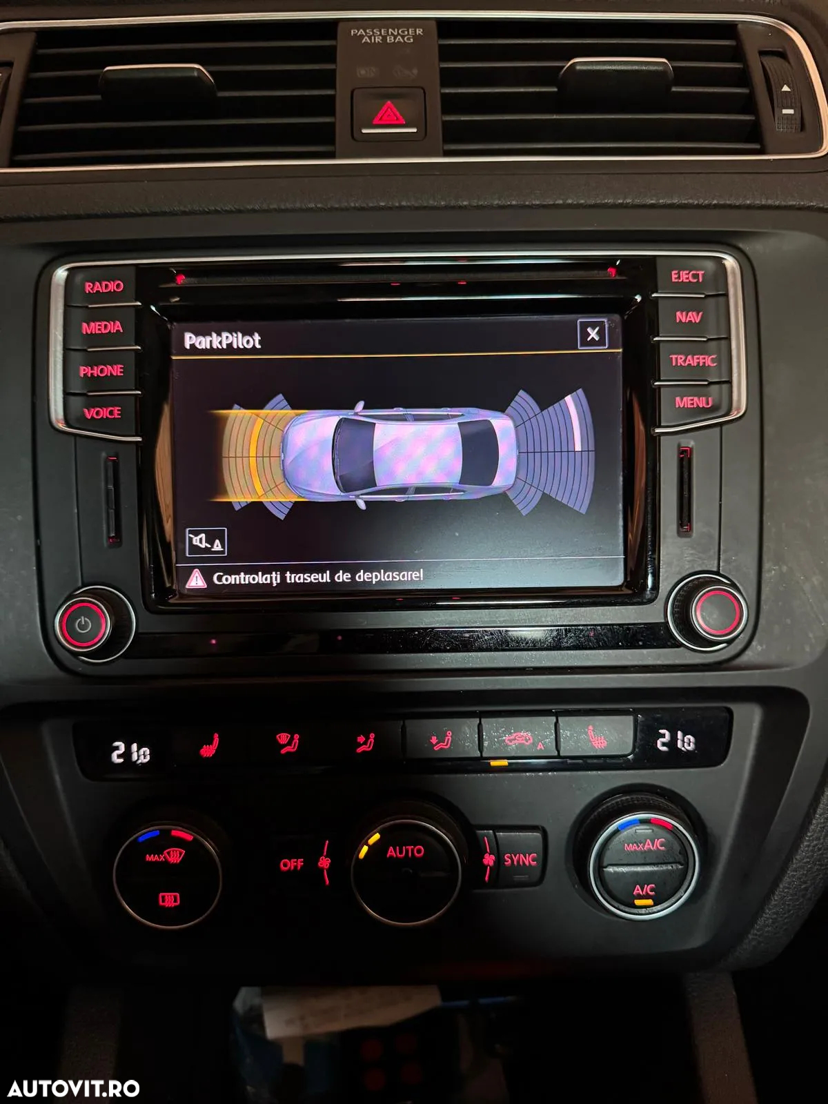 Volkswagen Jetta 2.0 TDI BlueMotion Technologie - 6