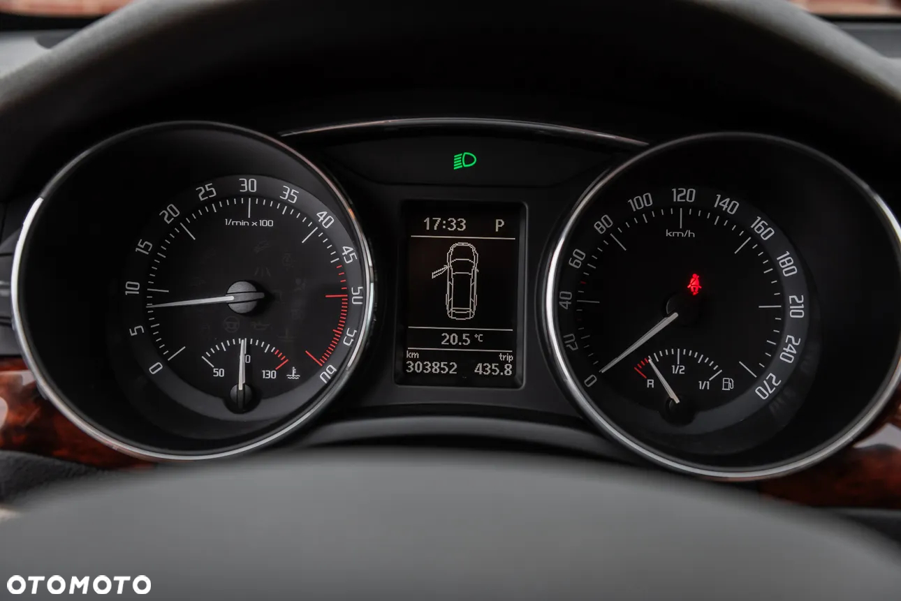 Skoda Superb 2.0 TDI Elegance DSG - 20