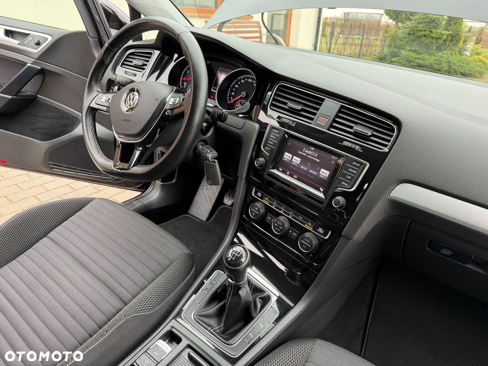 Volkswagen Golf - 19