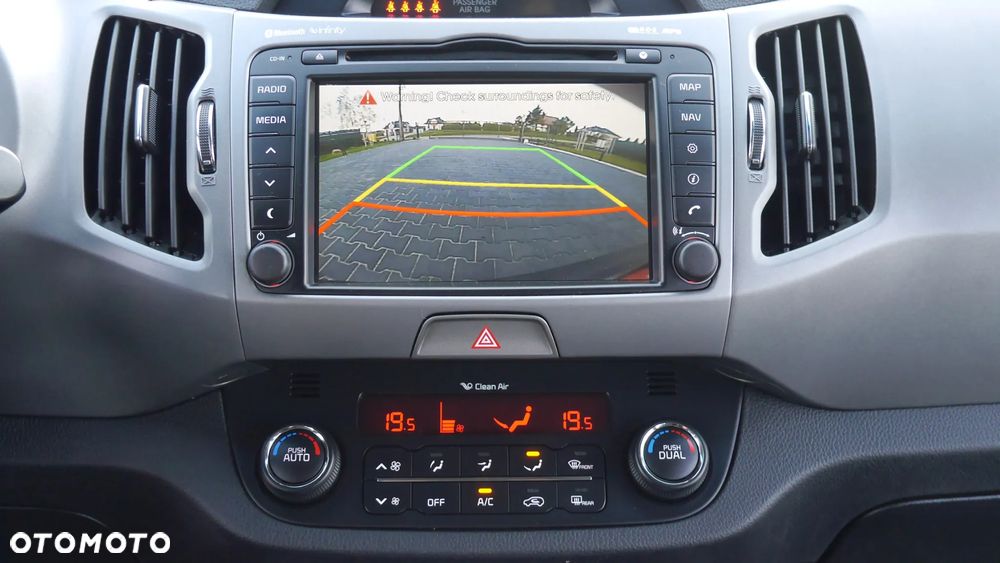 Kia Sportage 1.7 CRDI 2WD Dream-Team Edition - 29