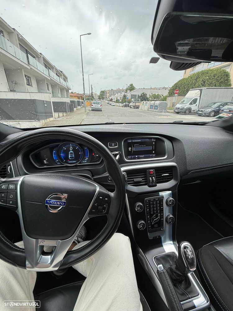 Volvo V40 D2 R Design - 29