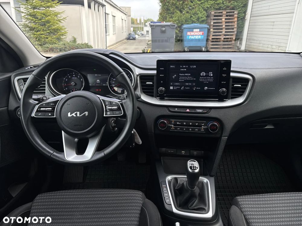Kia Ceed 1.5 T-GDI M - 13