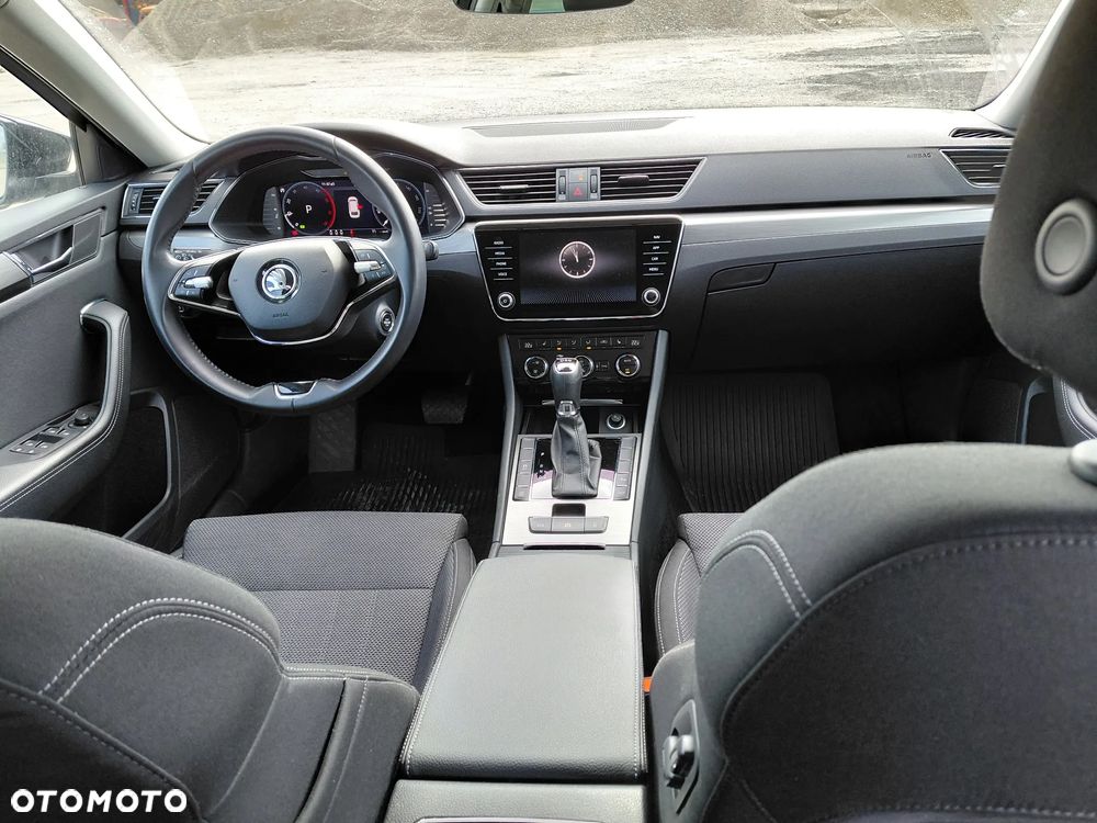 Skoda Superb 2.0 TDI SCR Style DSG - 10