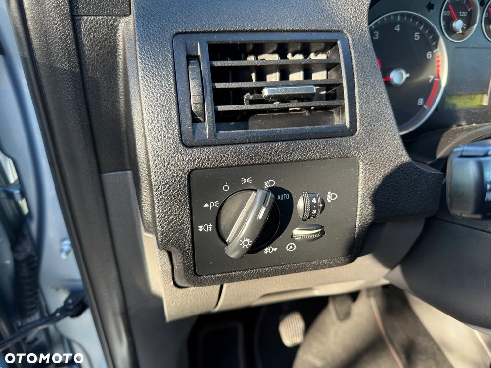 Ford Focus 2.0 16V Ghia - 22