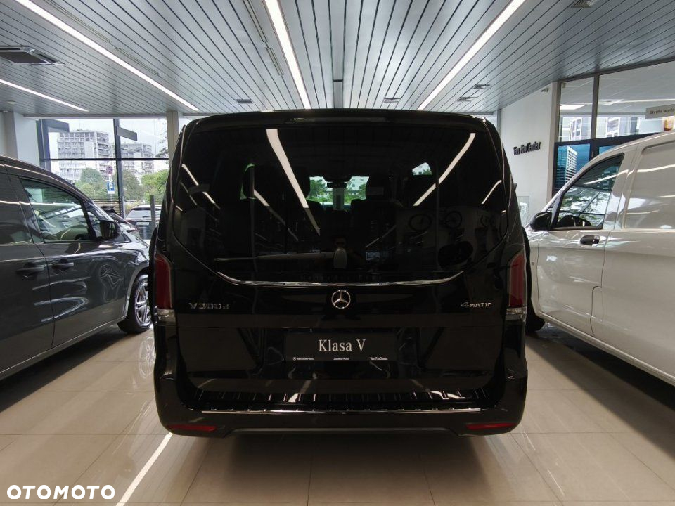 Mercedes-Benz Klasa V - 9