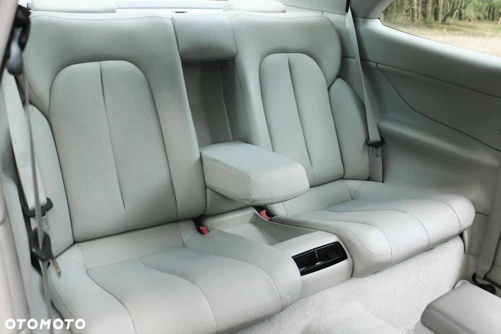 Mercedes-Benz CLK - 24