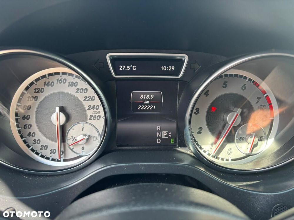 Mercedes-Benz CLA 200 7G-DCT - 5