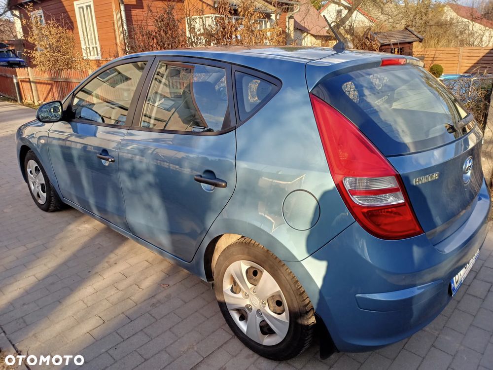 Hyundai i30 1.4 Base + - 10